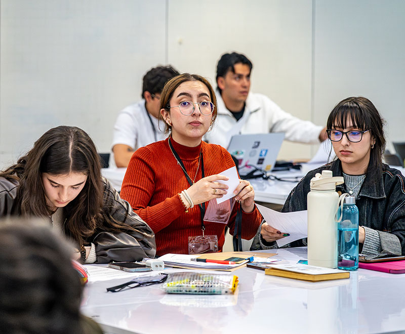 Mujeres participando en el challenge